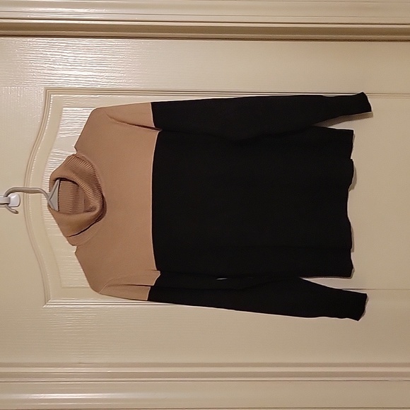 Turtleneck sweater - Picture 1 of 1